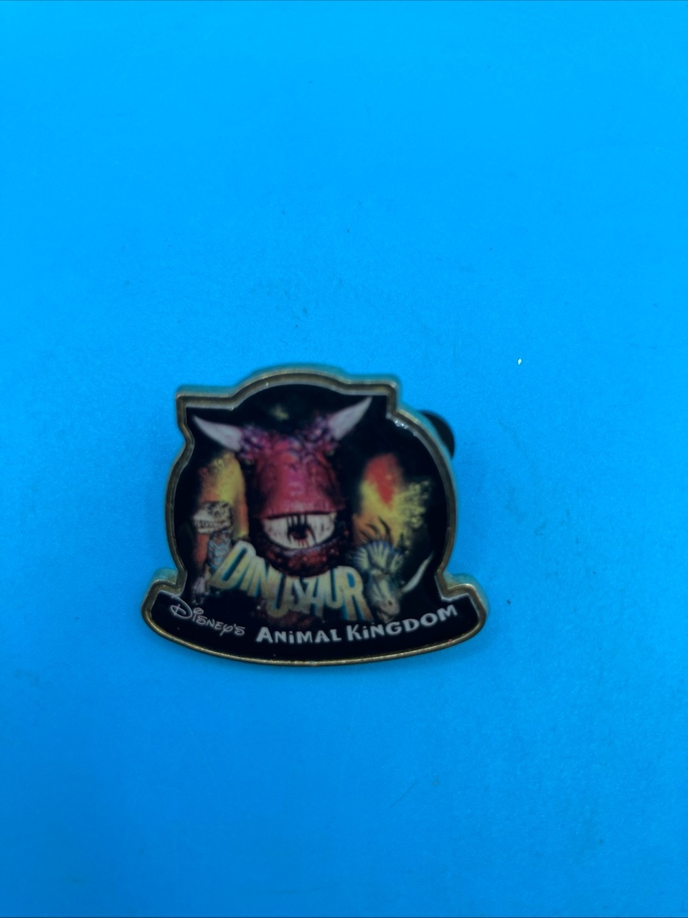 Vintage Disney pin Closed Ride - Attraction Dinosaur Animal Kingdom Hat 61733